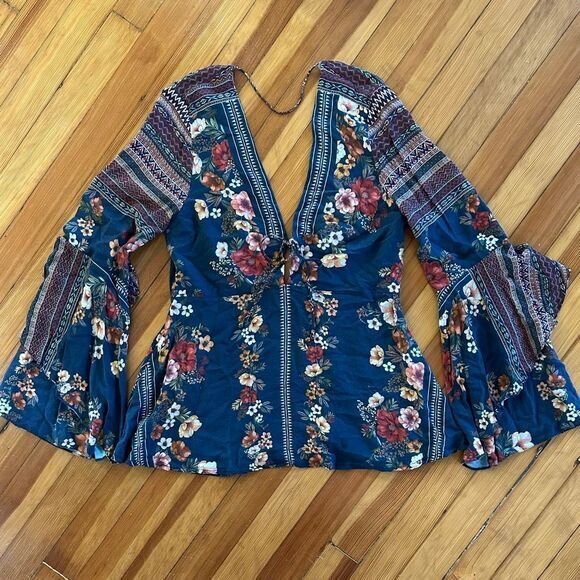 FARM Rio Tops - FARM Rio RARE Boho Floral Bell Sleeved Blouse Size M